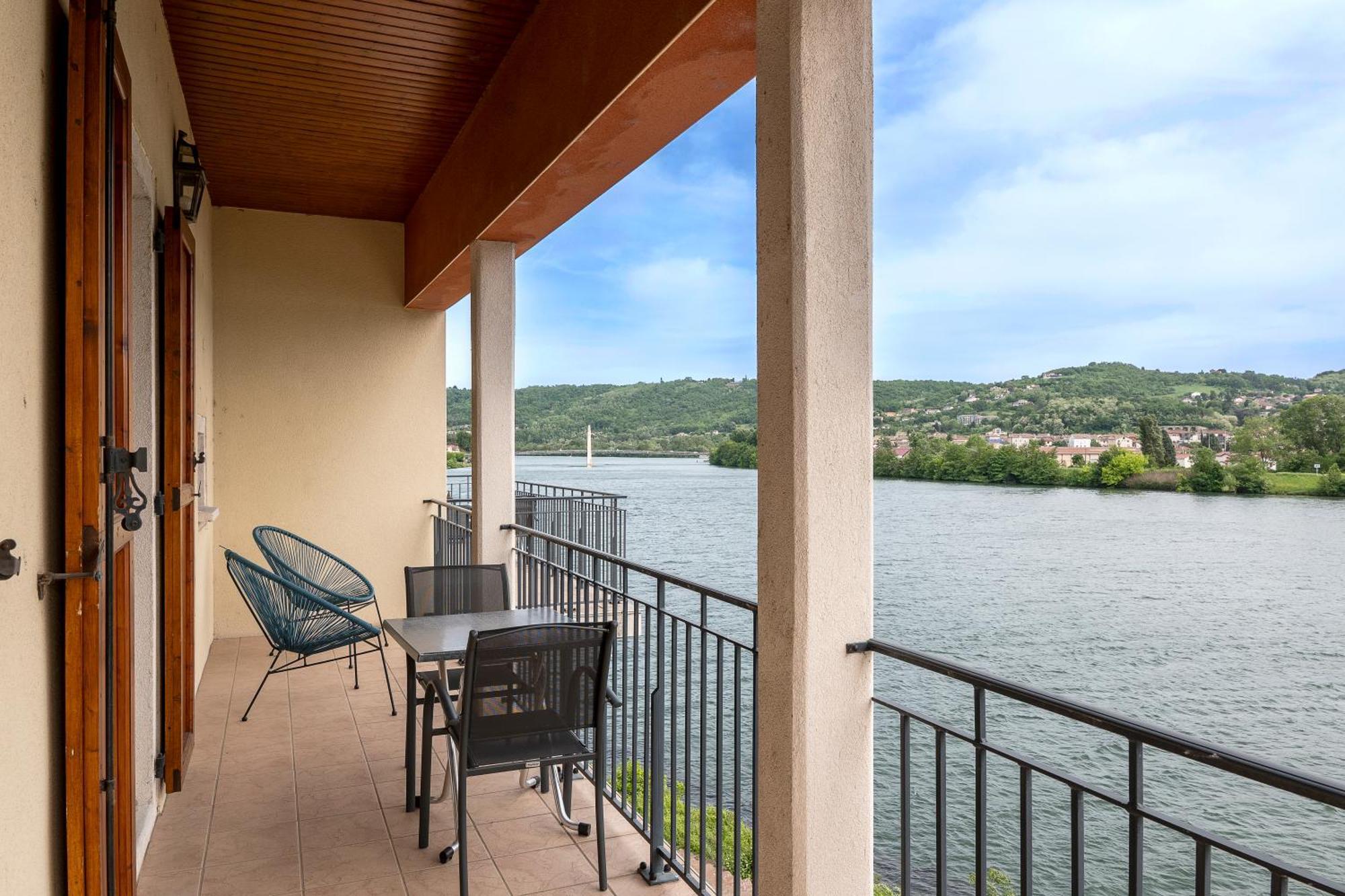 Hotel Beau Rivage Condrieu Εξωτερικό φωτογραφία