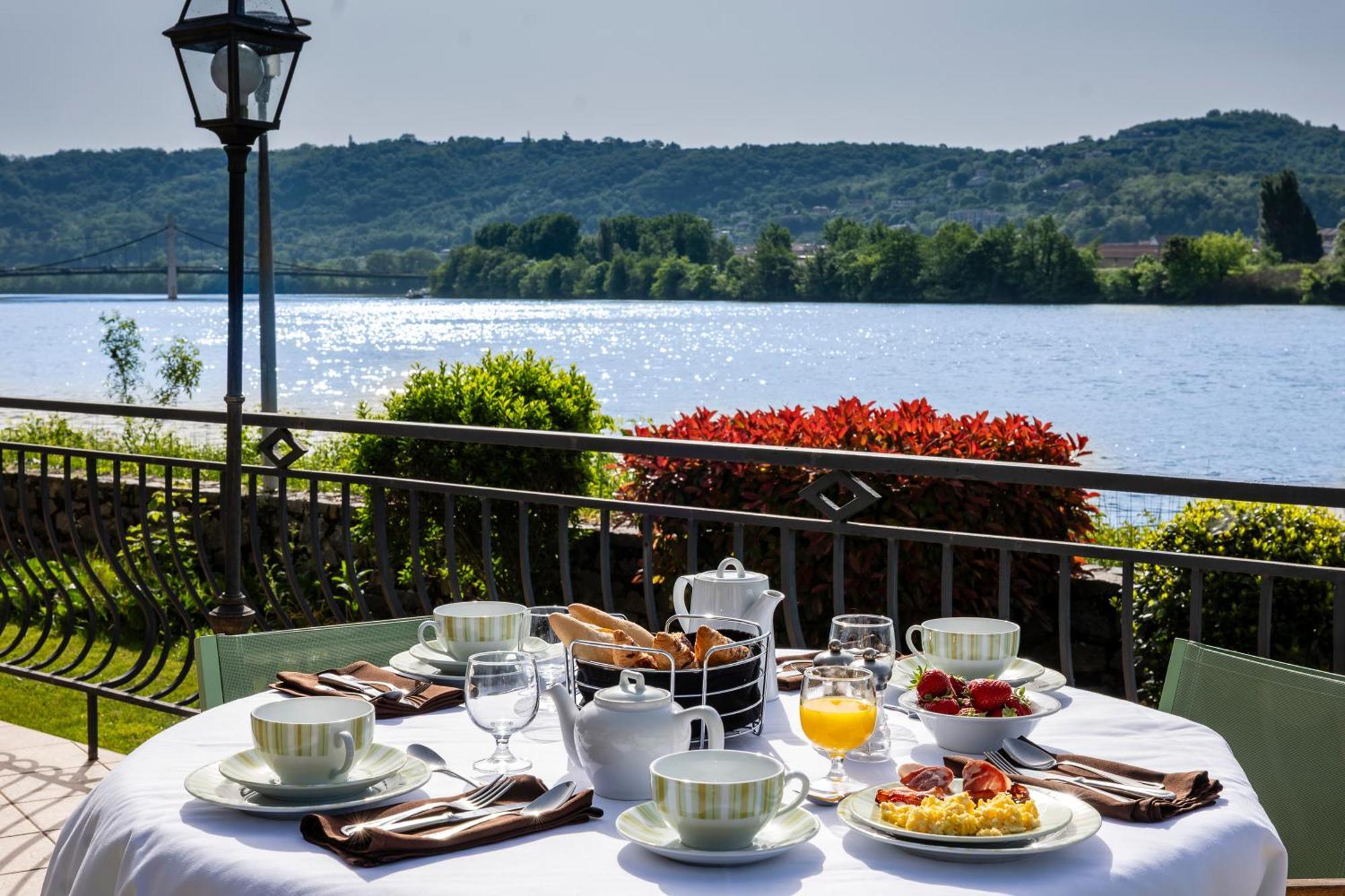 Hotel Beau Rivage Condrieu Εξωτερικό φωτογραφία